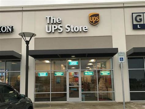 The ups store hinsdale  Get directions, store hours & UPS pickup times